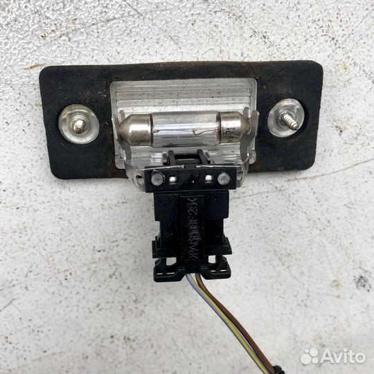 Фонарь плафон подсветки номера Шкода Йети Фабия 2