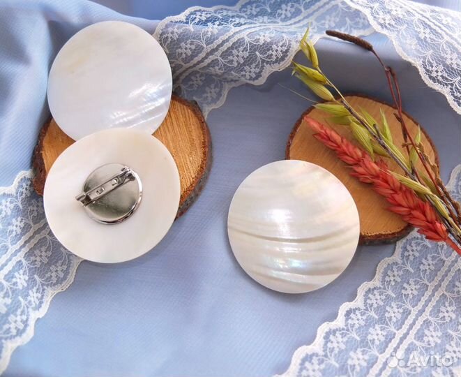 Новая брошь из натурального перламутра