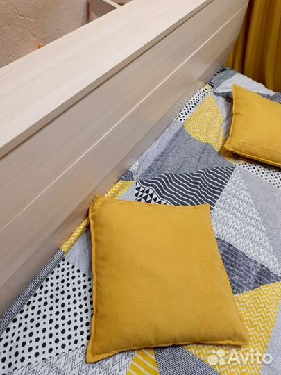 Кровать двухспальная без матраса