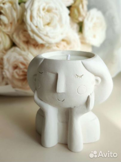 Ароматическая свеча в гипсовом подсвечнике