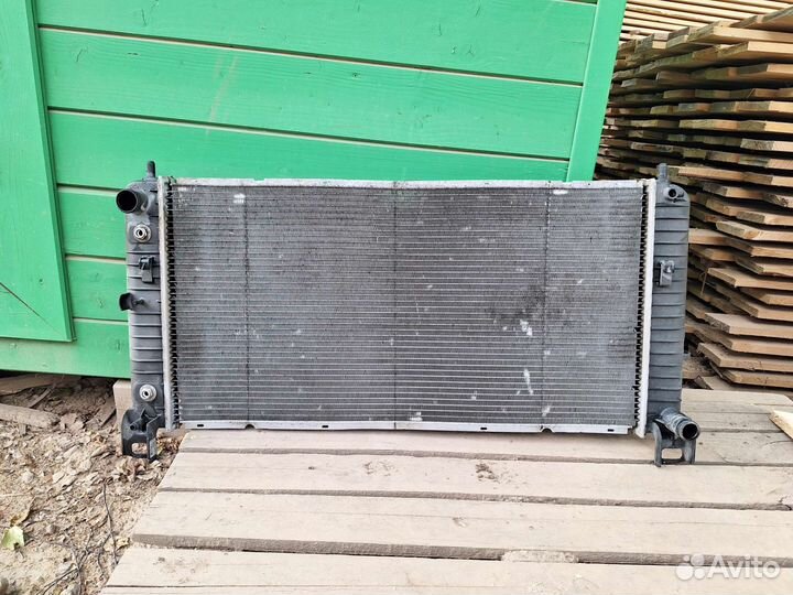 Радиатор охлаждения chevrolet tahoe