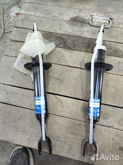 Стойки передние audi a4b6 новые