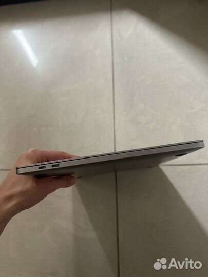Macbook pro 13 2019 touch bar