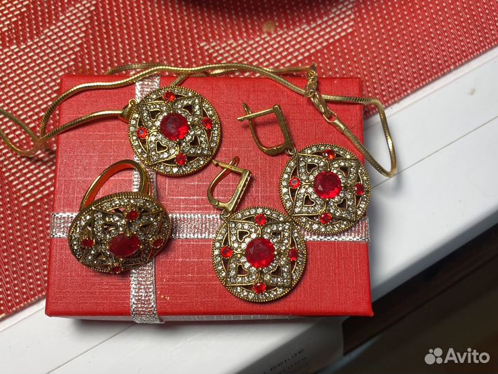 Комплект серьги, перстень, кулон и цепочка