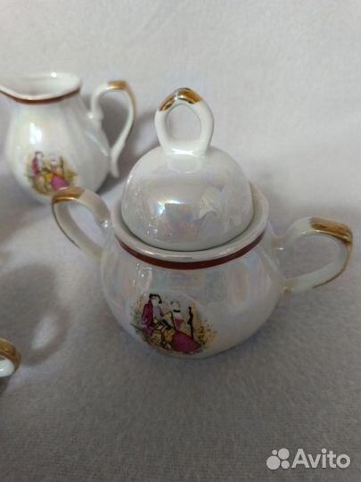 Кофейный сервиз Мадонна, Япония