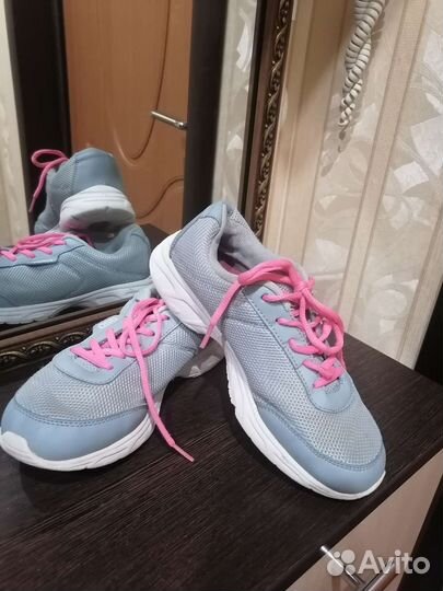 Кроссовки для подростка размер 35