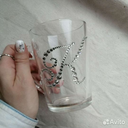 Чайная кружка с инициалами из страз