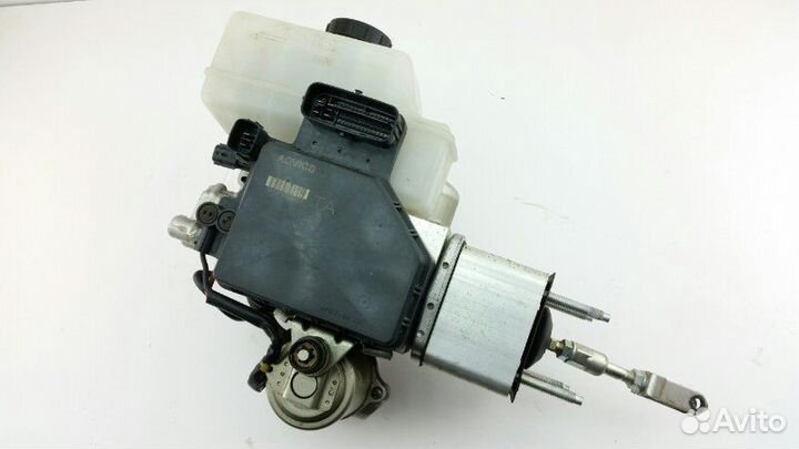 Главный тормозной цилиндр Nissan Patrol Y62 VK56VD