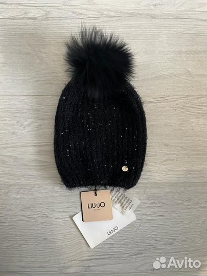 Новая шапка Liu Jo