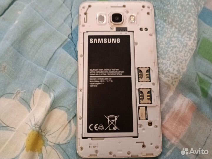 Телефон Samsung galaxy j7