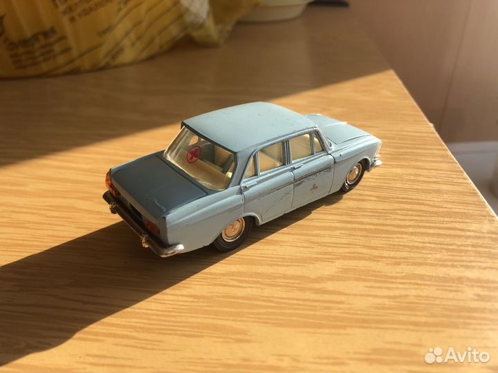 Модель автомобиля москвич 408 А1 медпомощь