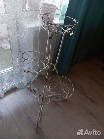 Подставка для цветов напольная металлическая