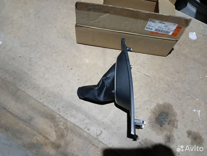 Чехол ручки кпп Nissan. 96935-EE90A