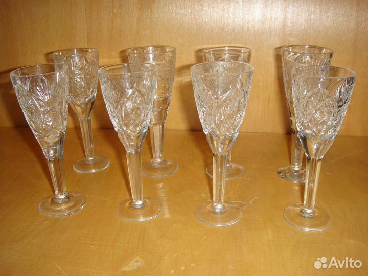 Хрустальные рюмки 8 штук