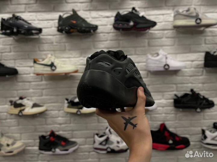 Кеды Adidas Yeezy Boost 700 V3 Black кроссовки