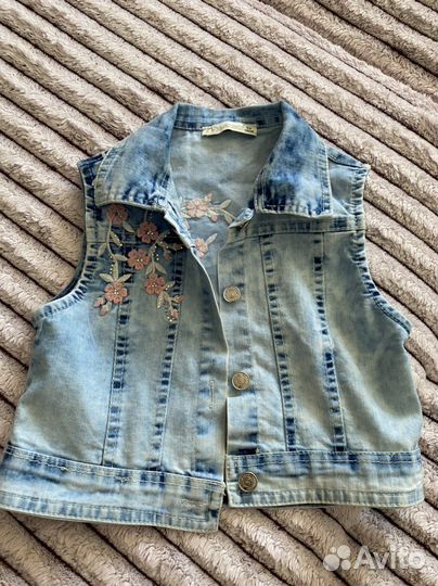 Джинсовая жилетка для девочки