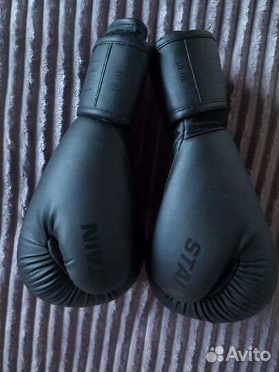 Боксерские перчатки