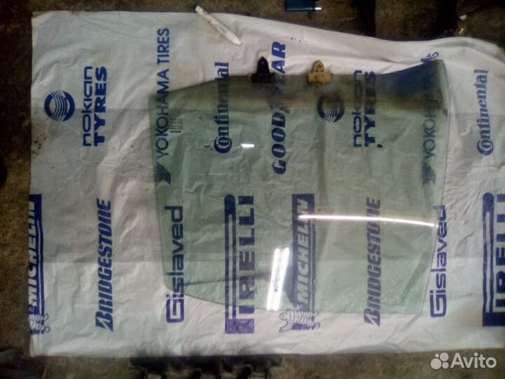 Стекло двери задней правой левой Primera P11