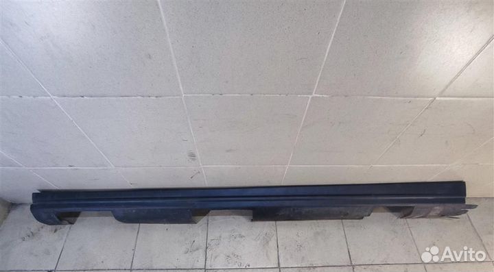 Накладка порога правого наружная Land Rover Disco