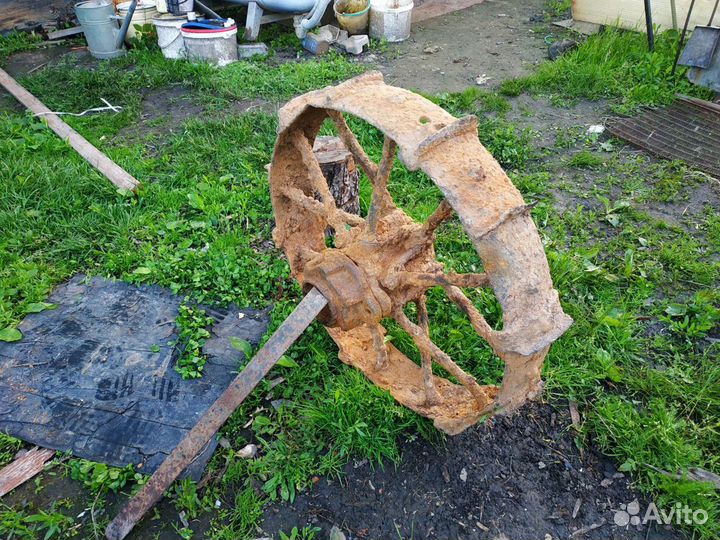 Колесо старинное