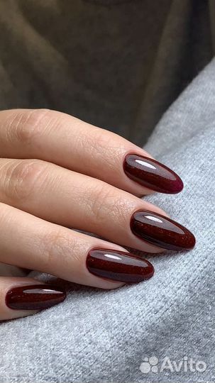 Модель на маникюр / педикюр