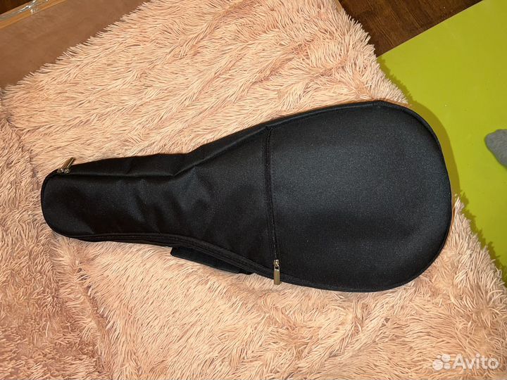 Укулеле с чехлом