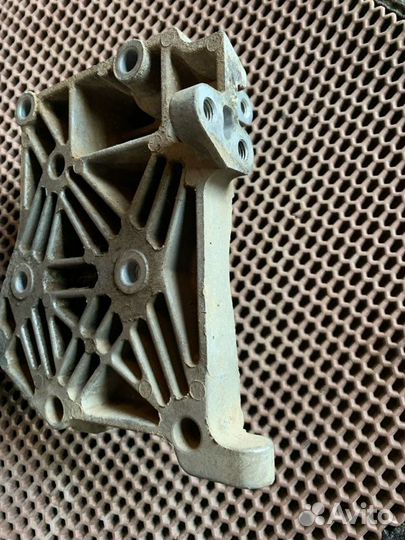 Кронштейн генератора Nissan Almera N16 QG15DE 2005