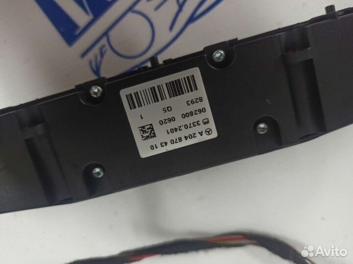 Кнопки подогрева сидений Mercedes C-class w204