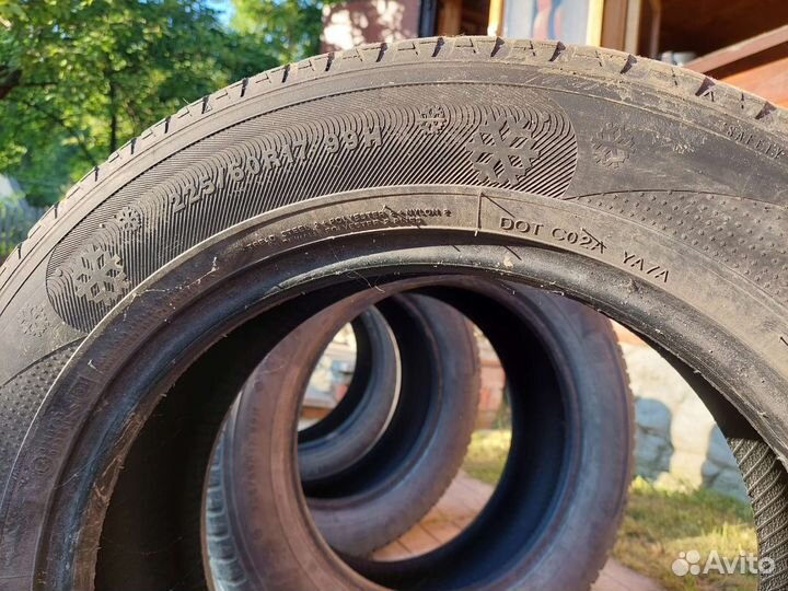 Kumho I'Zen KW23 225/60 R17 99H