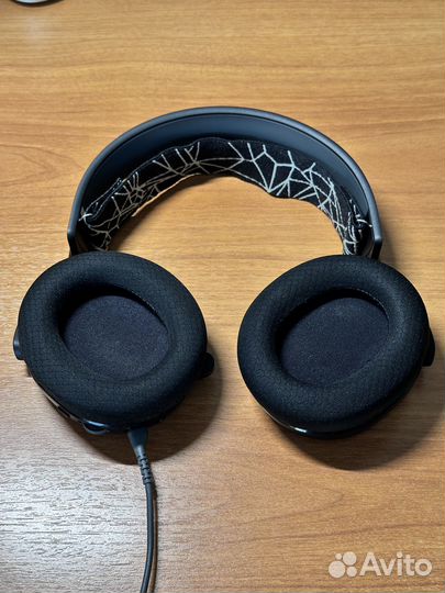 Игровые наушники 7.1 SteelSeries Arctis 5 +стенд
