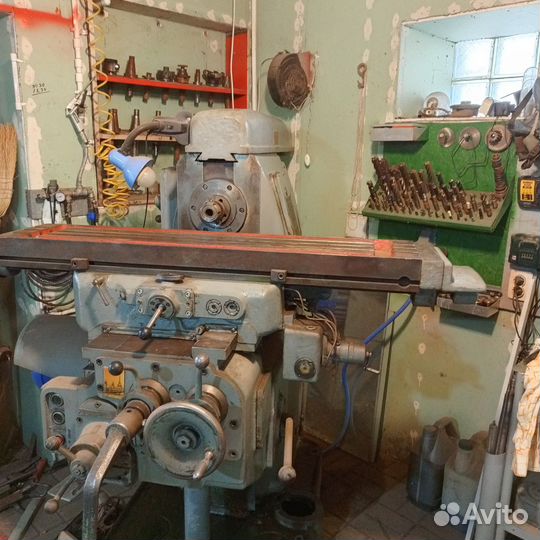 Продам фрезерный станок с оснасткой