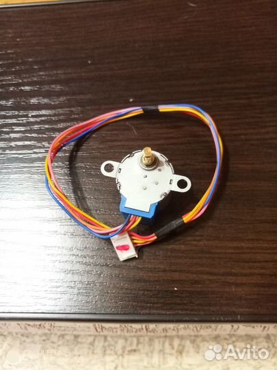 Моторчик шаговый заслонки 12V DC