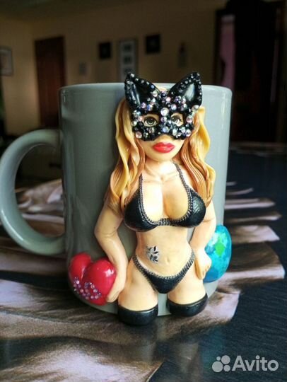 Эффектная кружка с декором из глины