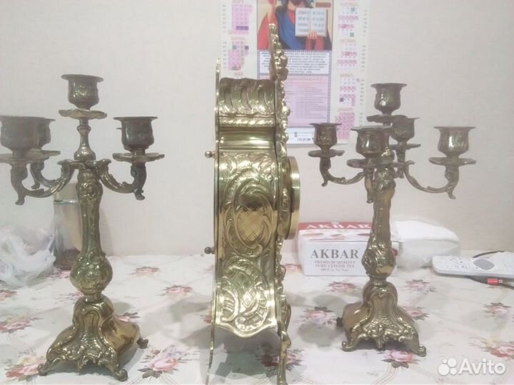 Бронзовые часы с кандилябрами