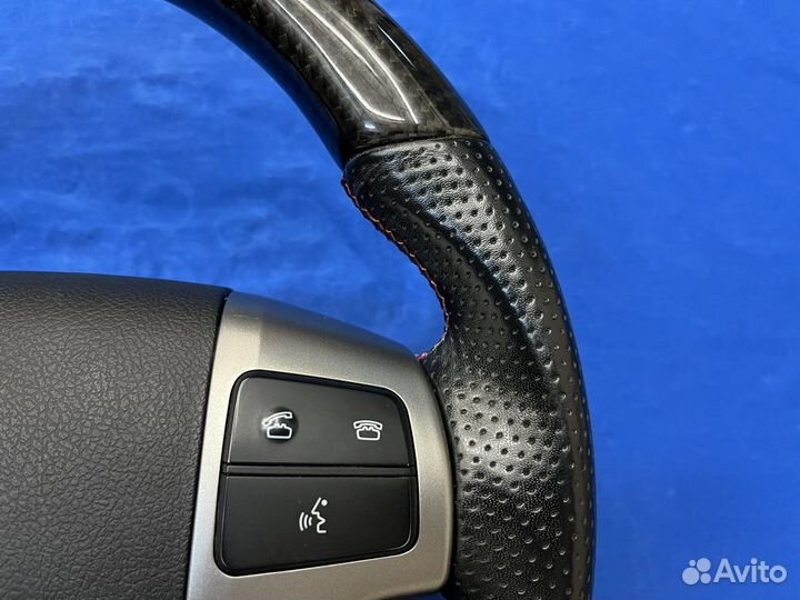 Анатомический руль с косточкой Land Cruiser 200