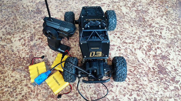 Машинка Монстр трак на радиоуправлении