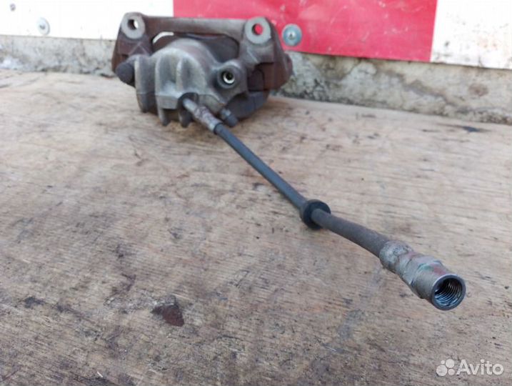 Суппорт тормозной передний левый Volvo S60 I 2.4