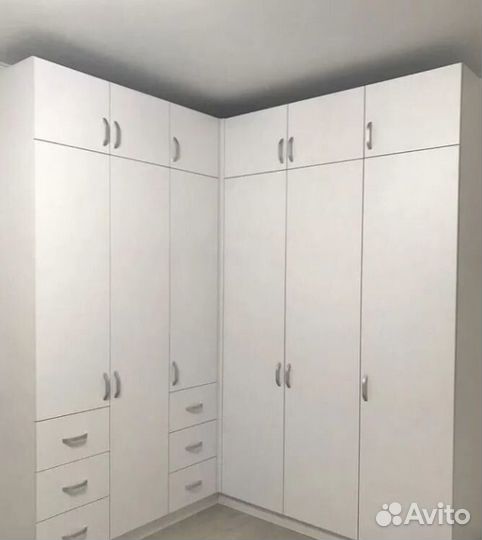 Угловой шкаф