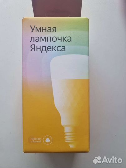 Умная лампочка Яндекс