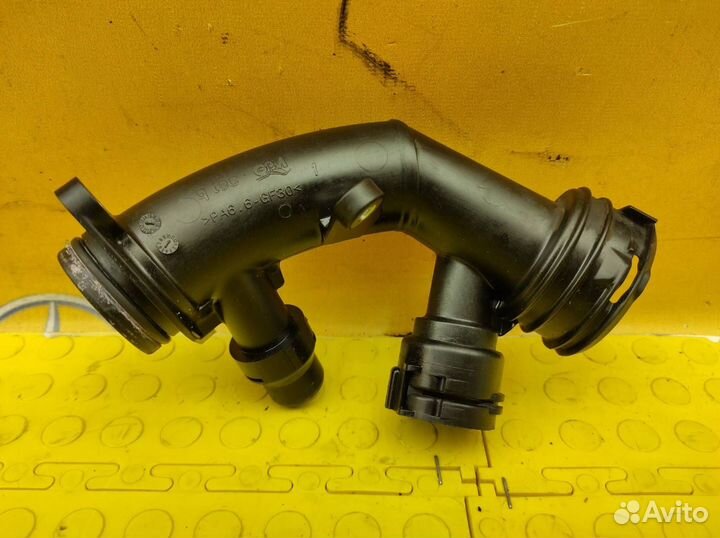 Патрубок охлаждения Mercedes-Benz W212 OM651.924