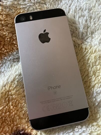 iPhone SE, 128 ГБ