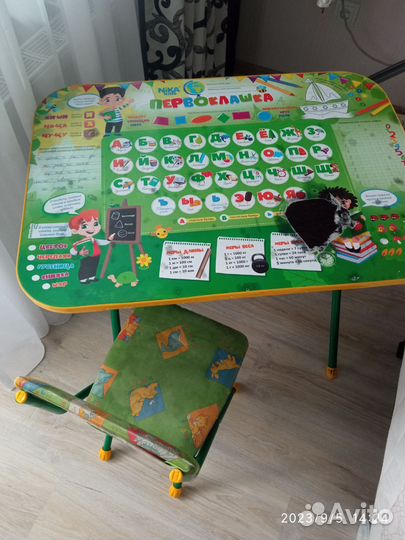 Детский стол и 3 стула Ника