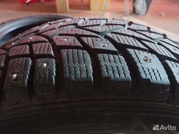 Dunlop Grandtrek Ice 02 215/55 R17 98T