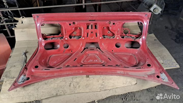 Крышка багажника седан Ауди А6С4, 100 45к 1993г