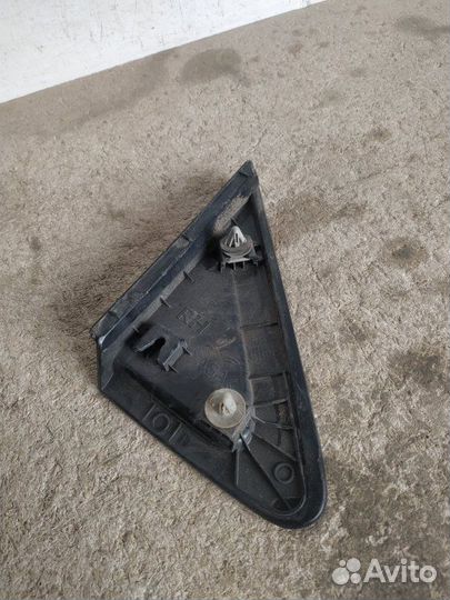 Накладка двери задняя правая Hyundai Avante