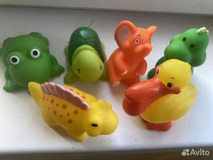 Игрушки для купания в ванной