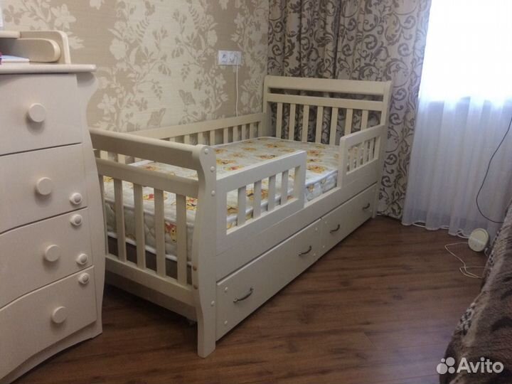 Детская кровать из массива