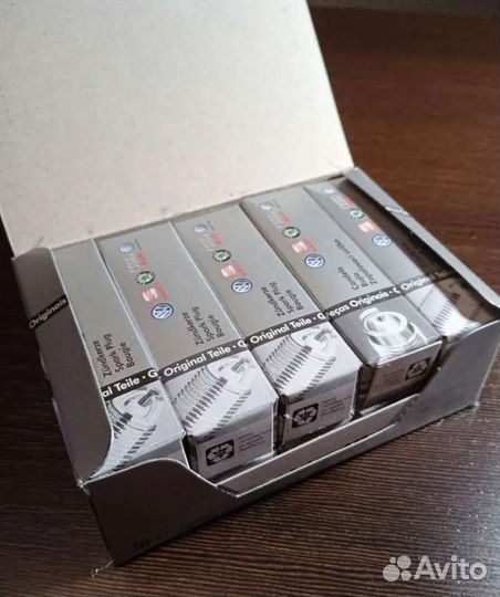 Свечи зажигания bosch 06H905611