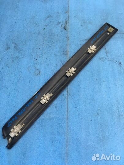 Молдинг двери задней правой мерседес Е210