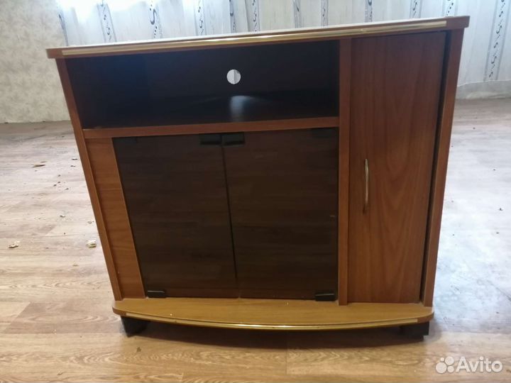 Тумба под телевизор